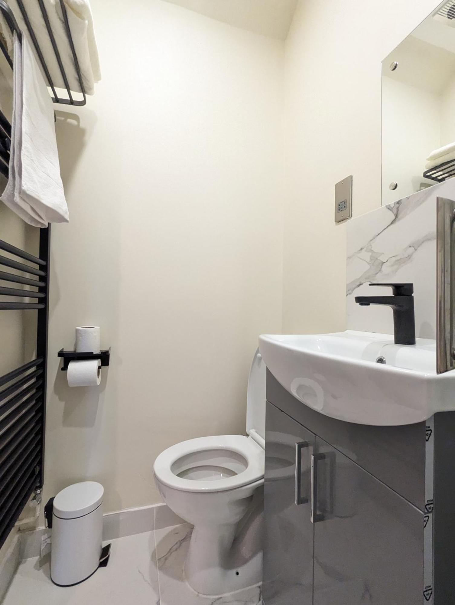 Сasa de vacaciones Near City Centre Private Bath Free Parking