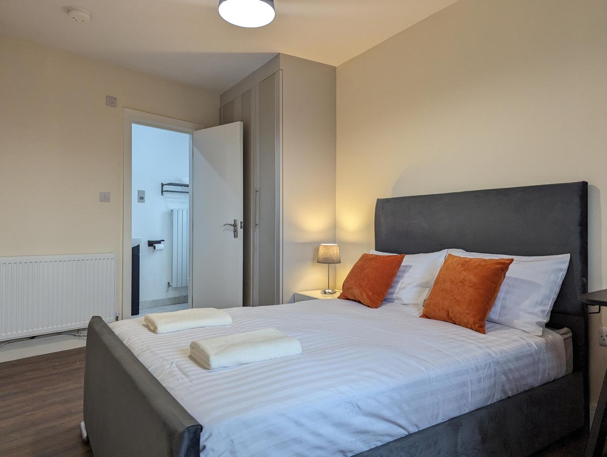 Near City Centre Private Bath Free Parking Сasa de vacaciones York